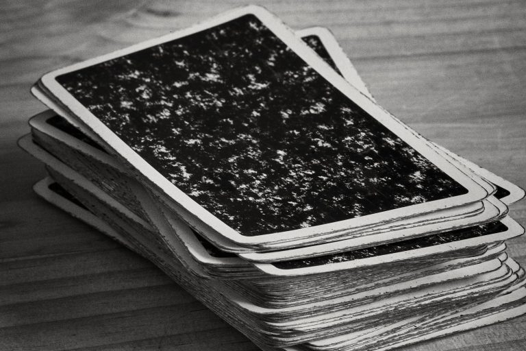 Kartenlegerin Wallersdorf Kartenstapel